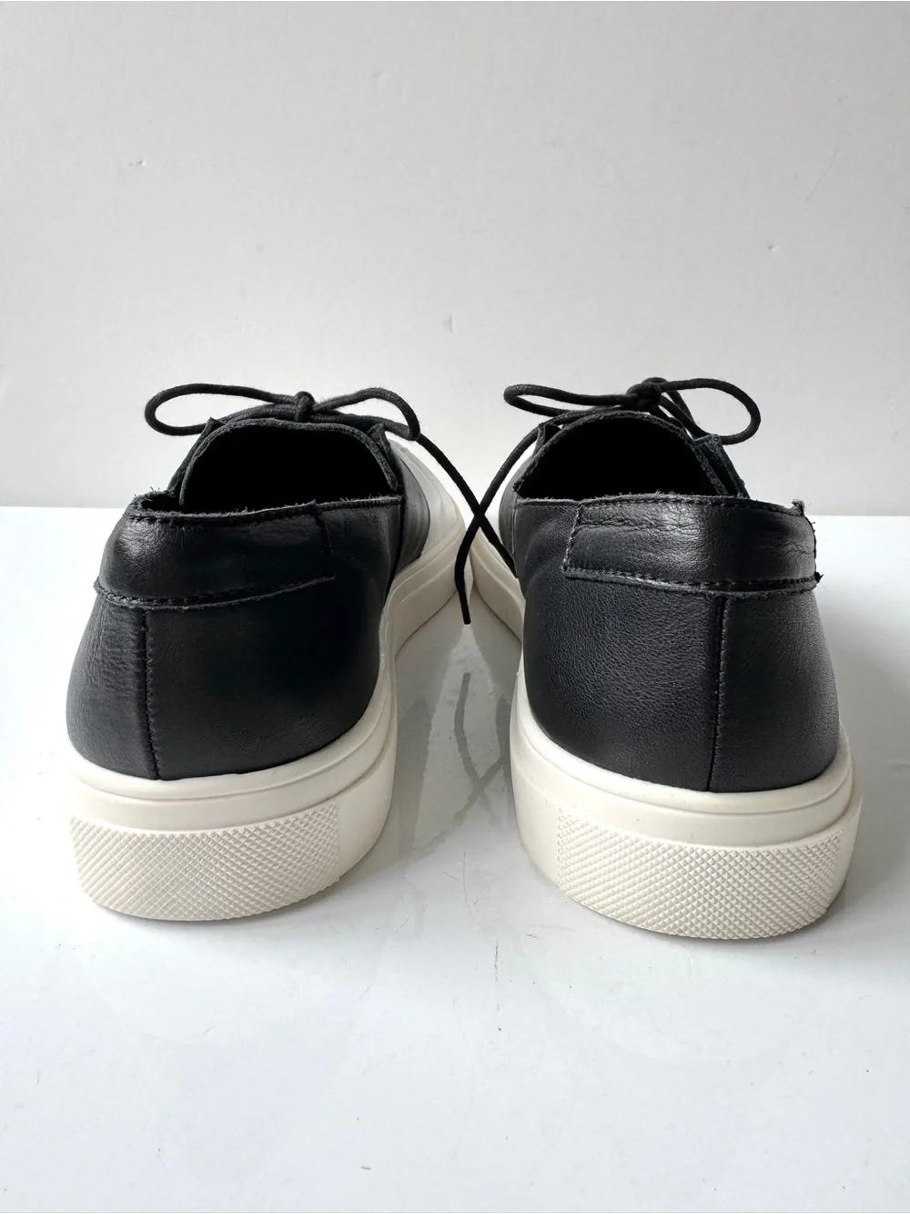 Dyan Clio Two-Tone Black and White Lace-Up Sneakers Size 40